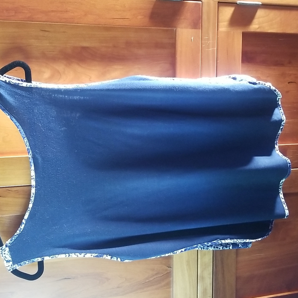 Fever navy and white print rayon shell, like new, size XL - Picture 3 of 4